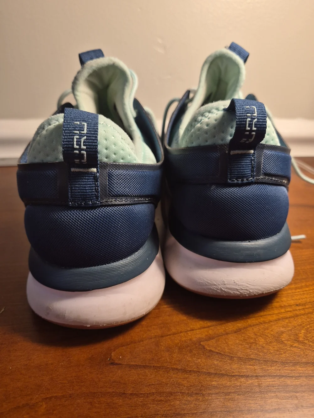 KURU Women's Navy and Mint Athletic Sneakers Size 10M